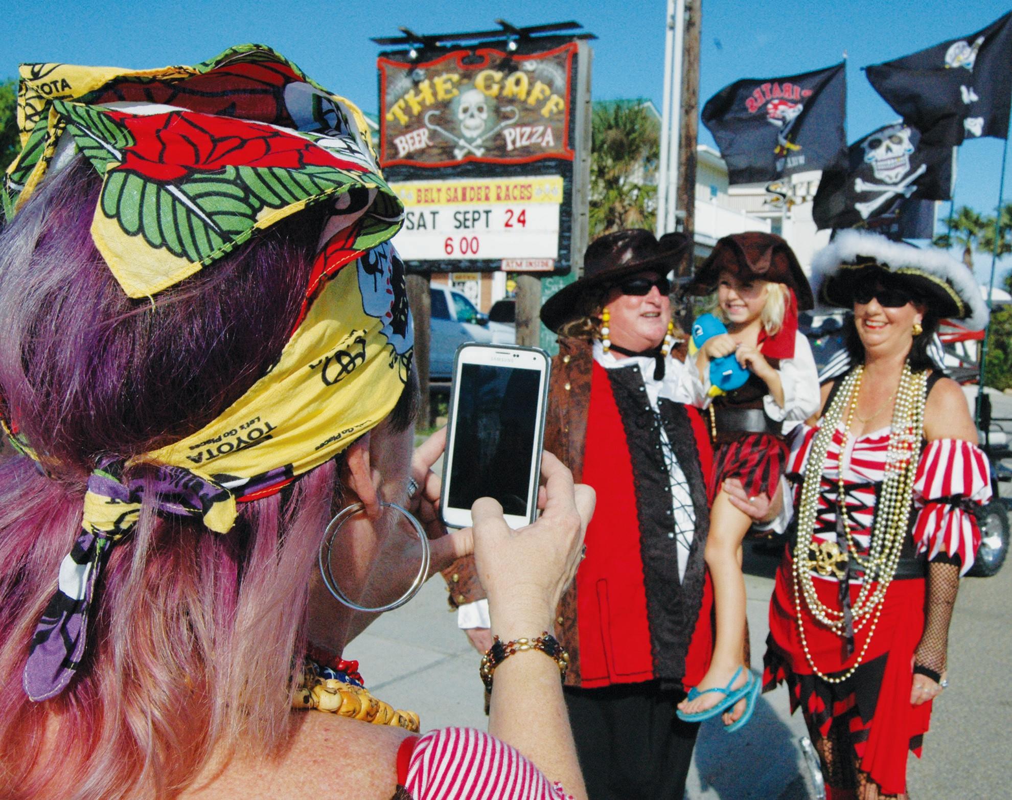 Picturing pirates