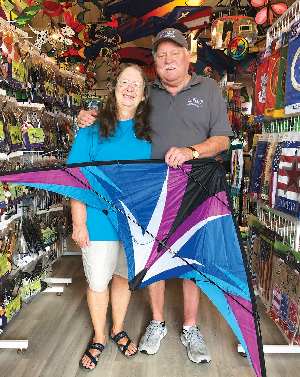 Communicatie netwerk Bestuiver aan de andere kant, Fly-It! kite shop to celebrate 30 years - Port Aransas South Jetty